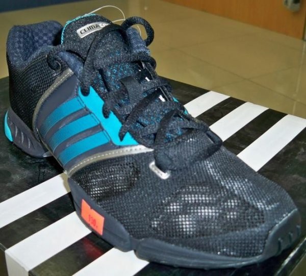 Кроссовки Adidas. Мужские, Женские, Детские. Для спорта и повседневной жизни