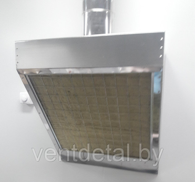 Воздушный фильтр панельного типа. Установлен в зонт пристенного типа. Служит для защиты вентилятора от волокон растительного сырья и пыли. Класс фильтра G4/