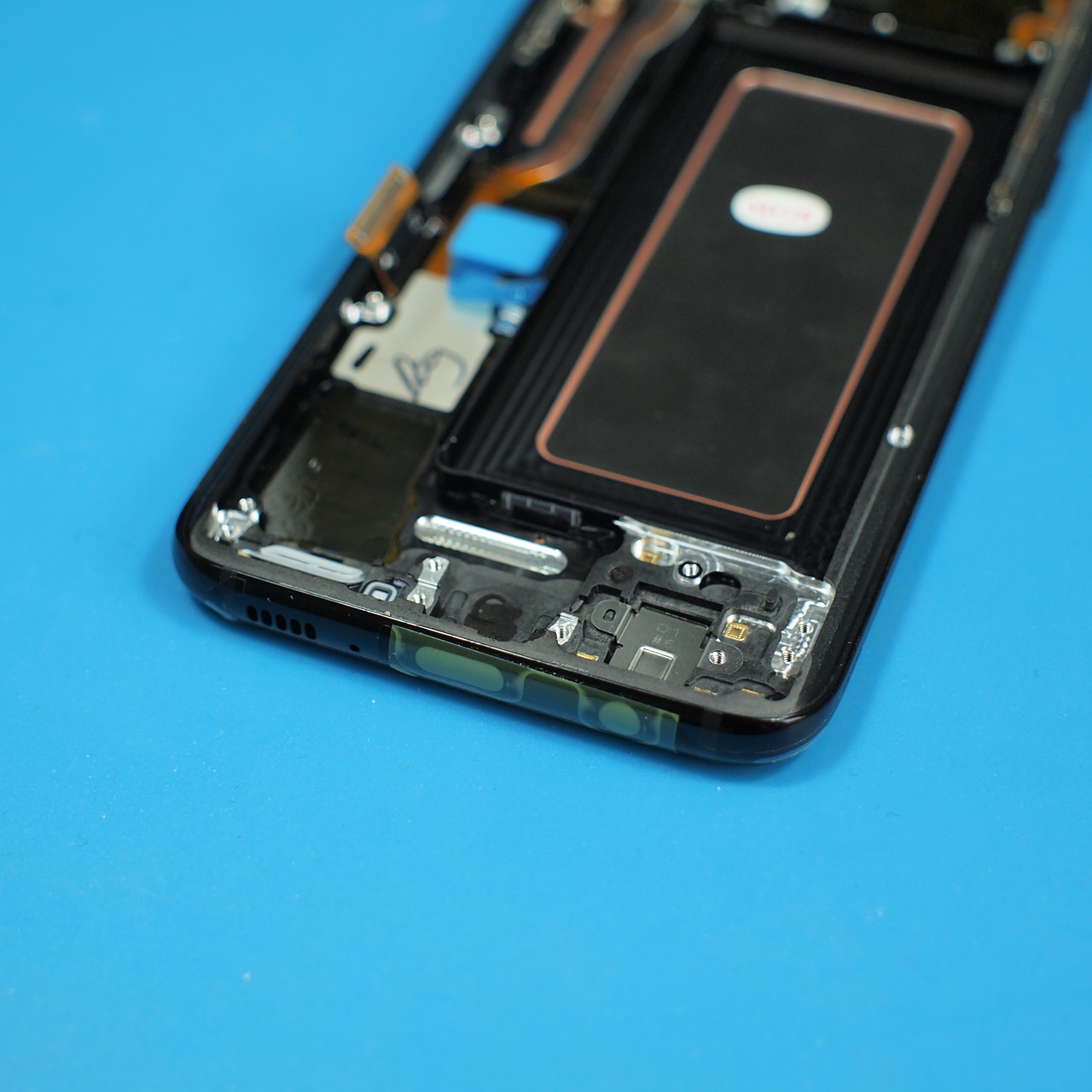 Samsung SM-G950 Galaxy S8 - Замена дисплейного модуля, оригинал - фото 3 - id-p62714258