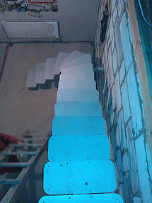 Металлическая лестница с овальными подступенями 3