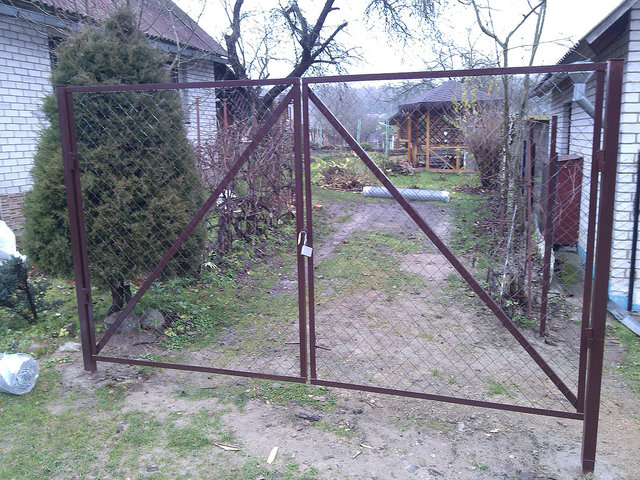 Ворота из уголка и сетки 3*1.8 м 