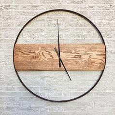Часы настенные из дерева и металла