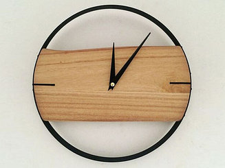 Настенные часы из дерева