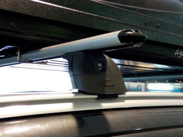 Багажник LUX для Mitsubishi Outlander 2012- , на интегрированные рейлинги (аэродинамическая дуга) - фото 2 - id-p69113307
