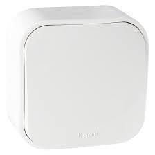 Кнопка однаклавишная наружного монтажа IP20 Legrand Quteo