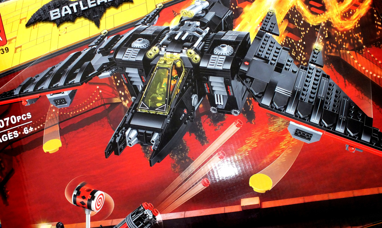 Конструктор BELA 10739 Batman Бэтмолёт 1070 дет. 50х40х9см