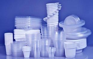 Пластиковая посуда и контейнеры