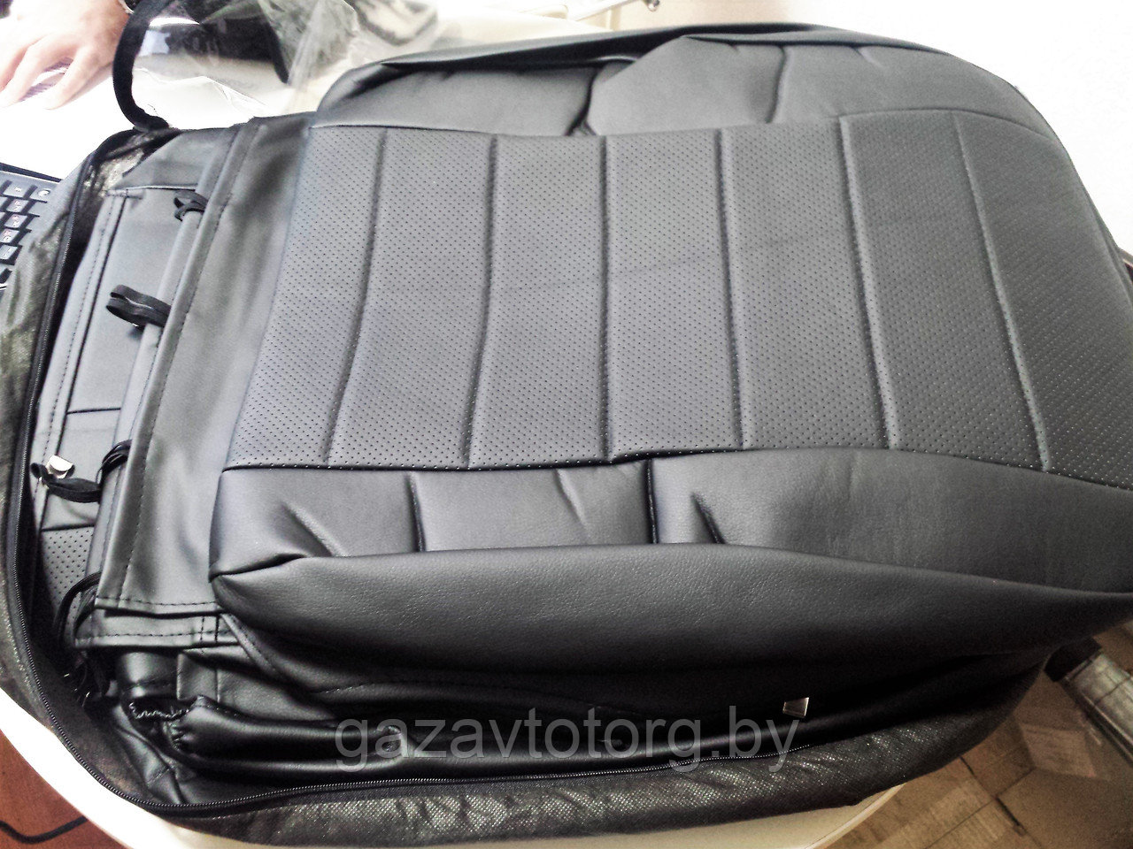 Авточехлы УАЗ-3151 ХАНТЕР экокожа (черн) (ОАО УАЗ) 3151-4735001