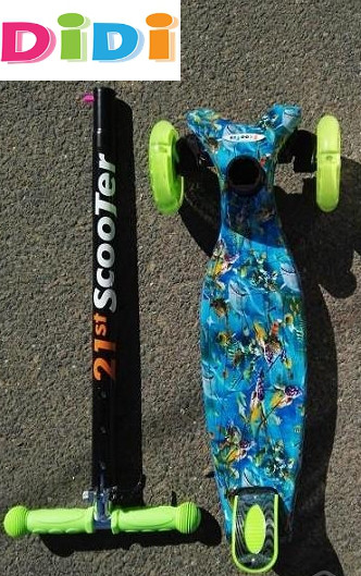 САМОКАТ MAXI  SCOOTER GRAFFITI  (светящееся колесо, регулируемая ручка)