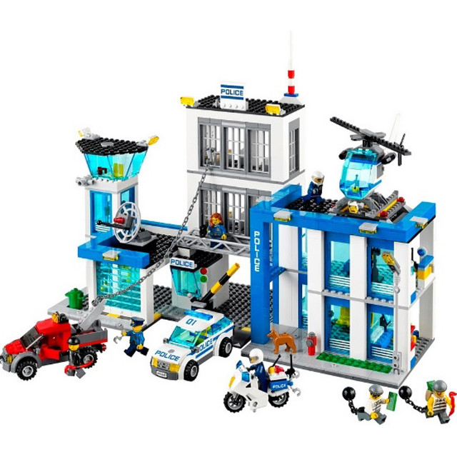 Конструктор Bela Urban 10424 Полицейский участок (аналог Lego City 60047) 890 деталей - фото 3 - id-p76838060