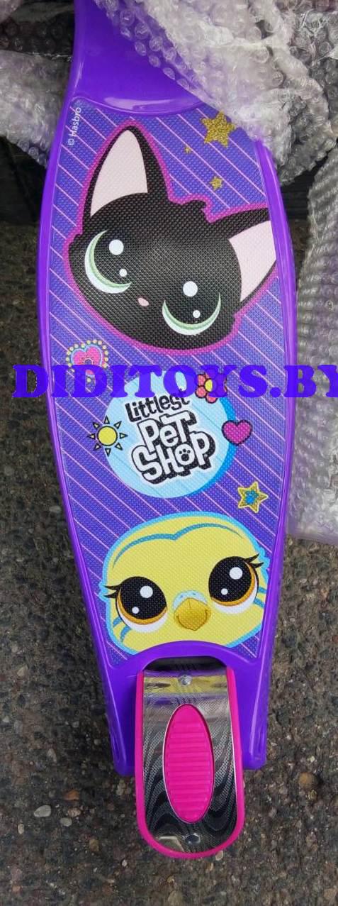 САМОКАТ MAXI SCOOTER GRAFFITI PET SHOP (светящееся колесо, регулируемая ручка)