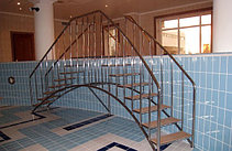 Лестницы для бассейна из нержавеющей стали