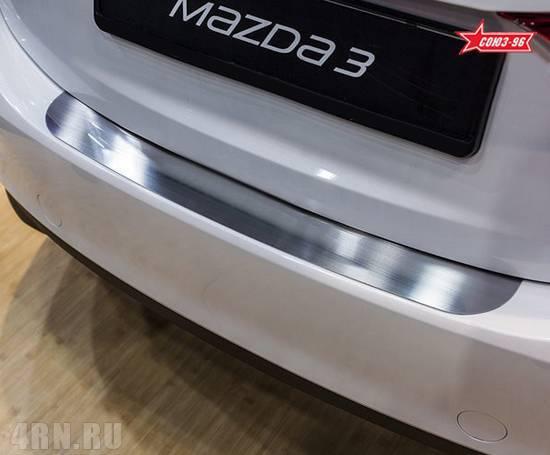 Накладка на наружный порог багажника с рисунком Mazda 3 седан (2013-2018) № MAZ3.36.3934 - фото 1 - id-p77615321