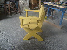 Кресло с подлокотниками