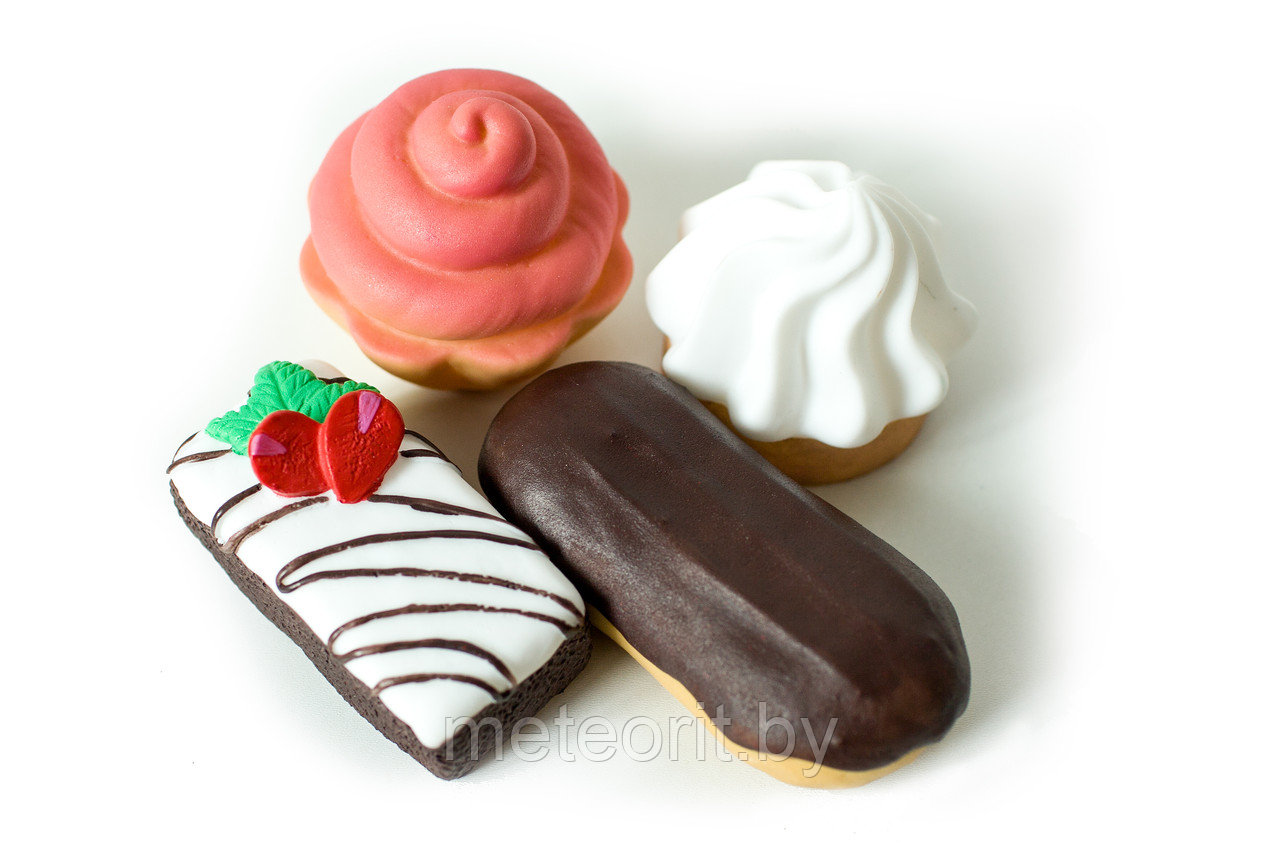 Набор пирожных (4 предмета)