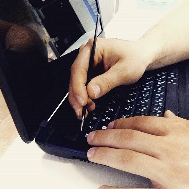 Ремонт (замена) клавиатуры ноутбука Asus