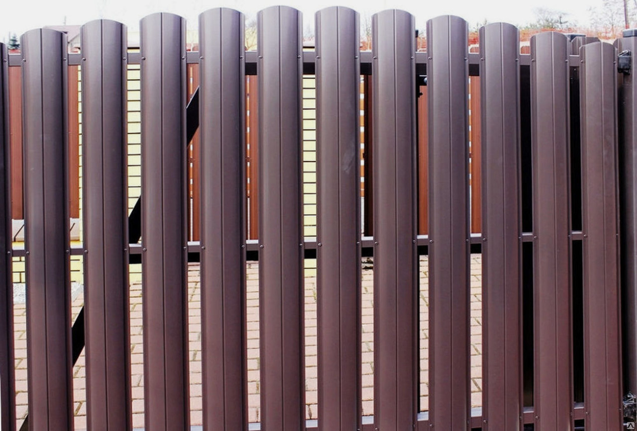 Забор из штакетника форма Европланка глянец, шоколадно-коричневый - фото 3 - id-p2799789