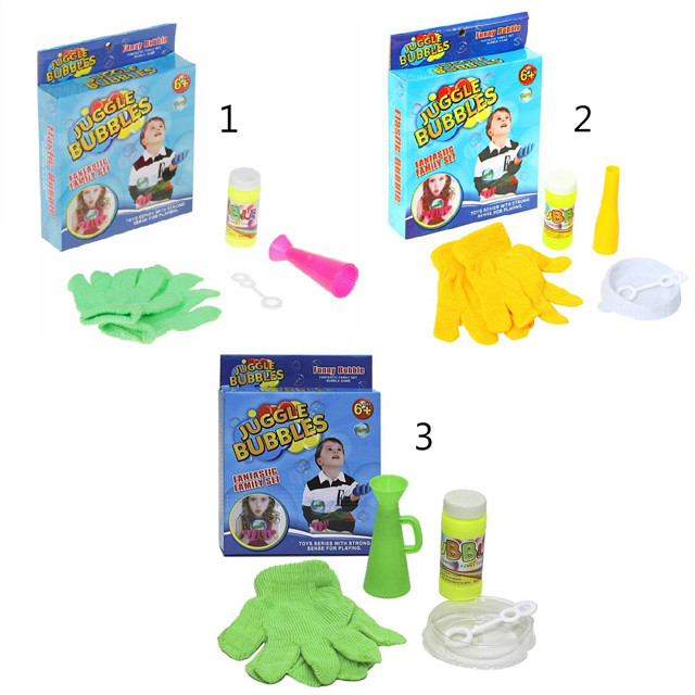 Ребенок, надев специальные перчатки, входящие в комплект, сможет ловить пузыри, а также играть с ними.
