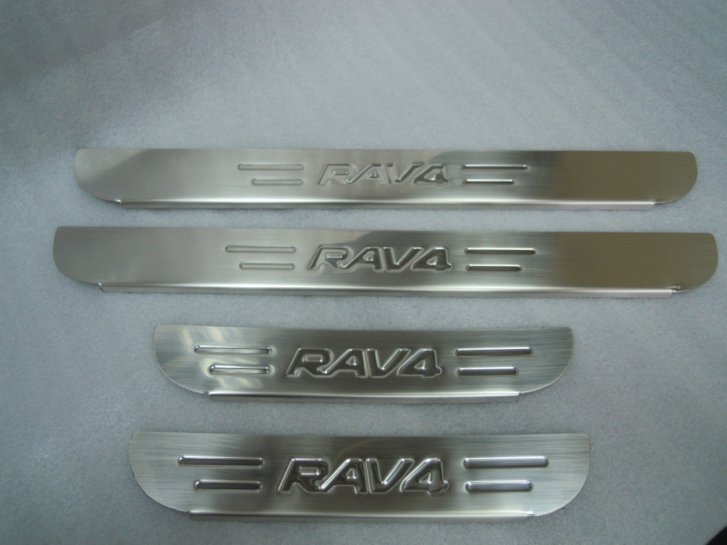 Накладки на пороги, нерж., 4 части (короткая база) TOYOTA RAV4 "06-12" - фото 1 - id-p79456022