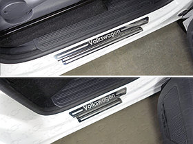 Накладки на пороги (лист зеркальный надпись Volkswagen) VW Amarok "16-