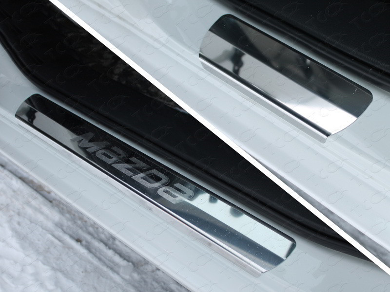 Накладки на пороги (лист зеркальный надпись Mazda) MAZDA 6 "15- - фото 1 - id-p80230467