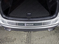 Накладка на задний бампер (лист шлифованный надписьTiguan) VW Tiguan "17-