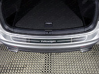 Накладка на задний бампер (лист шлифованный надпись Volkswagen) VW Tiguan "17-