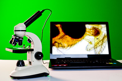 Микроскоп школьный с цифровой камерой