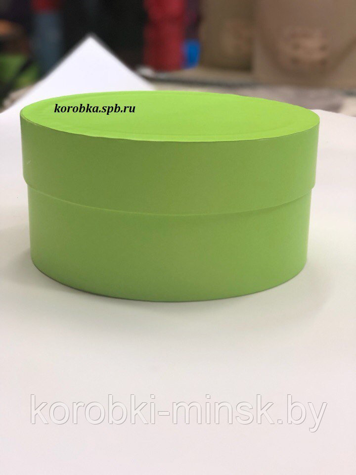 Короткая круглая коробка 18*9см. Цвет: зеленый.