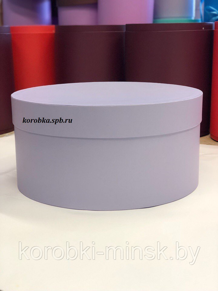 Короткая круглая коробка 32*15 см. Цвет: светло серые.
