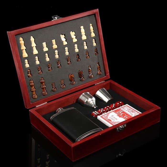 Подарочный игровой набор с фляжкой «Black Vegas» в шкатулке - фото 1 - id-p82870728