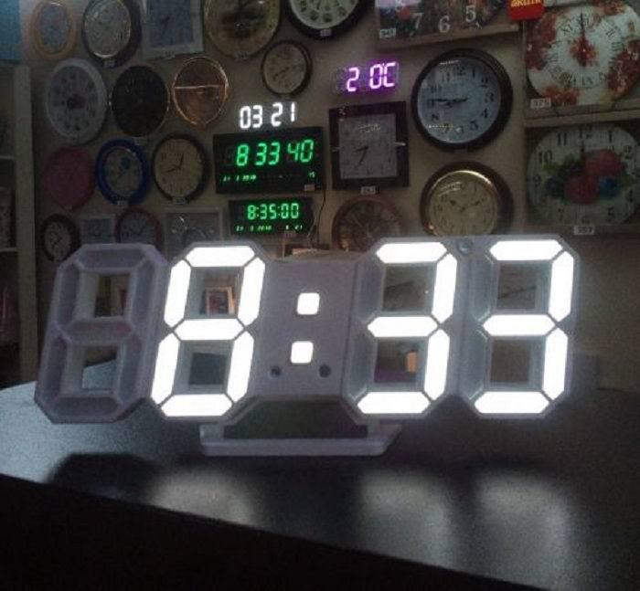 Цифровые часы с функцией будильника