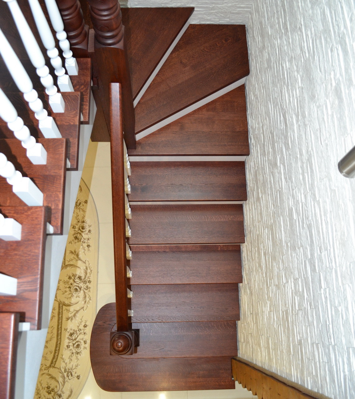 Лестница для деревянного дома - фото 10 - id-p84990493
