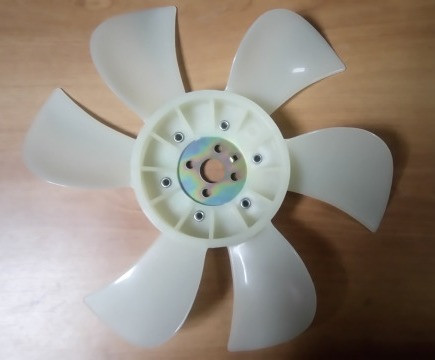 Крыльчатка вентилятора Komatsu 4D98E YM12990044700 - фото 1 - id-p85019119
