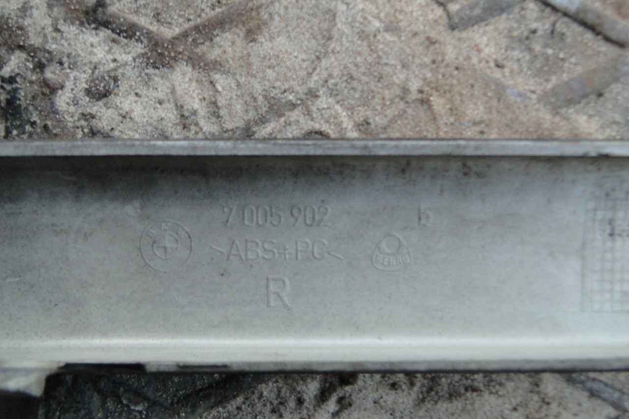 Молдинг заднего бампера к БМВ Е39, 2.5 дизель, 2003 г.в.