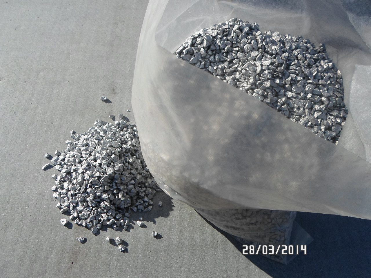Щебень гранитный декоративный серебряный 5-10 мм, (20 кг) - фото 6 - id-p4249090