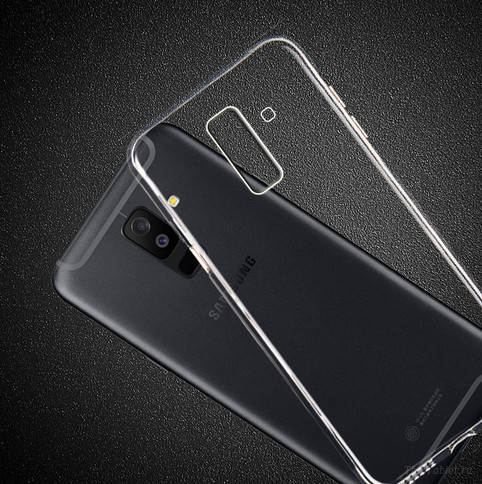 Чехол-накладка для Samsung Galaxy J8 (2018) SM-J810 (силикон) прозрачный