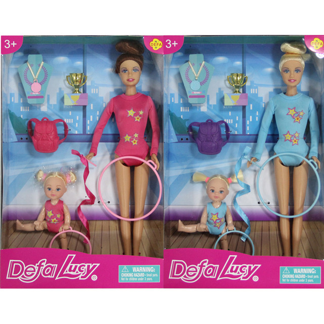 У кукол подвижные руки в плечах, головка, а у маленькой куклы еще  и шарнирные ножки (двигаются в коленях).