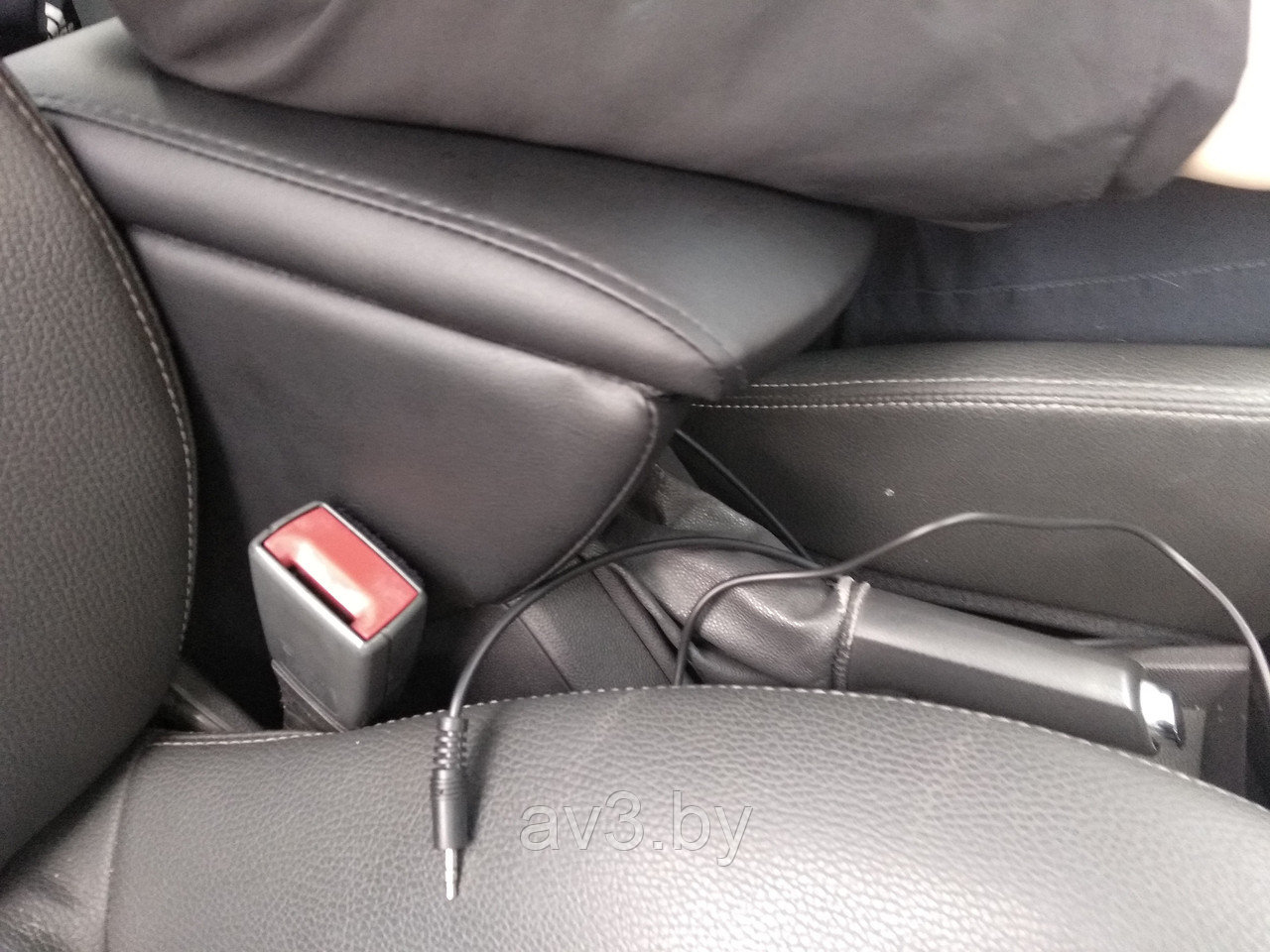 Подлокотник на Opel Astra h (2004-2014)