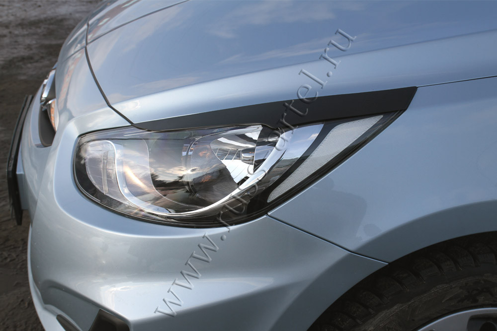 Накладки на передние фары (реснички) Hyundai Solaris седан 2010-2014 (l дорестайлинг) - фото 1 - id-p87818860