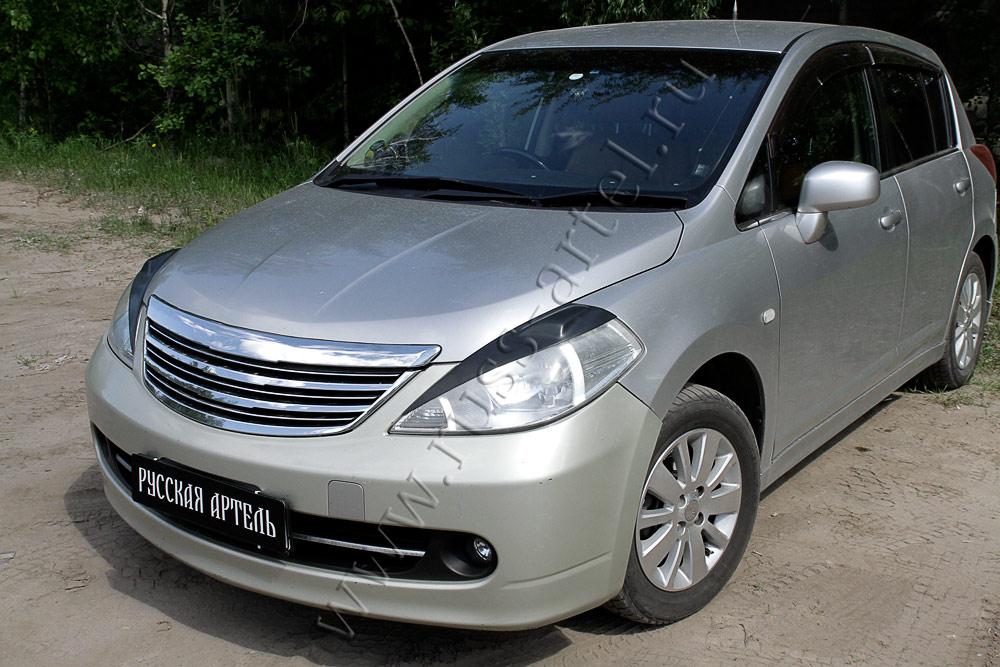 Накладки на передние фары (реснички) Nissan Tiida 2004-2007