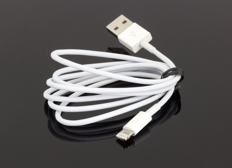 USB кабель Apple для iPhone 5, 5s,5c,6,6+ для зарядки и синхронизации - фото 1 - id-p88501020