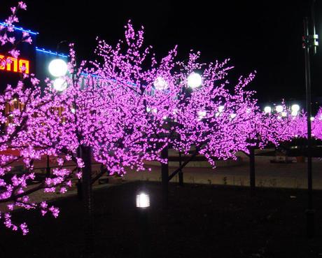 Светодиодное Дерево "Сакура", высота 2,4м, диаметр кроны 2,0м, фиолетовые диоды