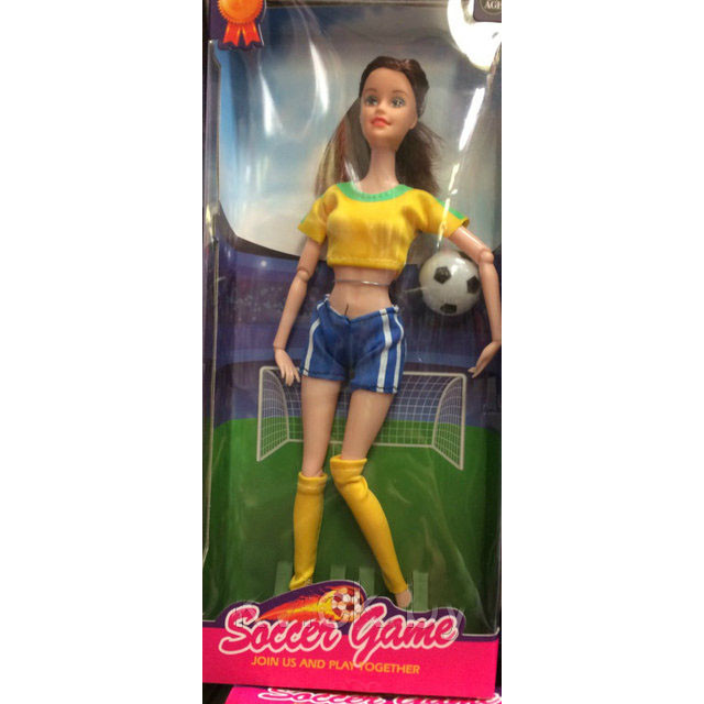 Кукла Футболистка с мячом