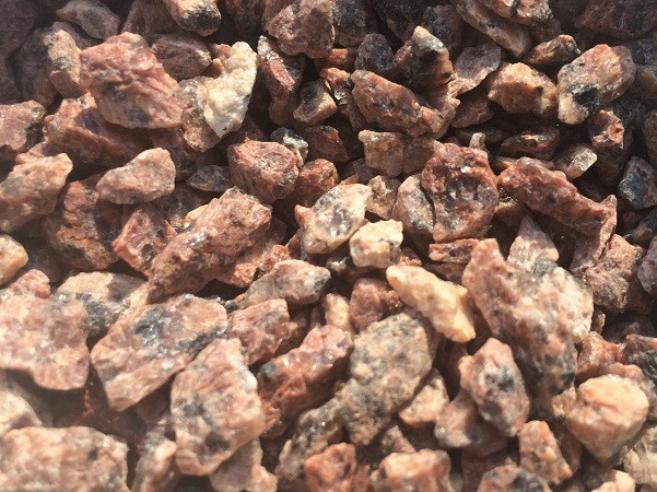 Щебень коричневый гранит (фр. 7-12 мм.) 1 тонна
