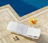 Шезлонг лежак KETER Sun Lounger Pacific, белый, фото 2