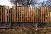 Забор бетонный комбинированный со штакетником