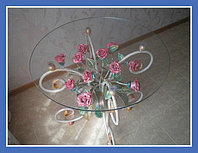 Столик кованый с розами, художественная ковка модель 17