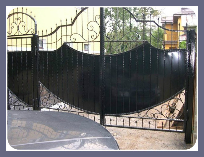 Ворота сварные с кованым рисунком и вставками модель 55