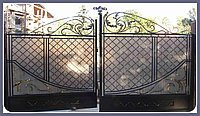 Ворота с коваными листьями и сеткой модель 266